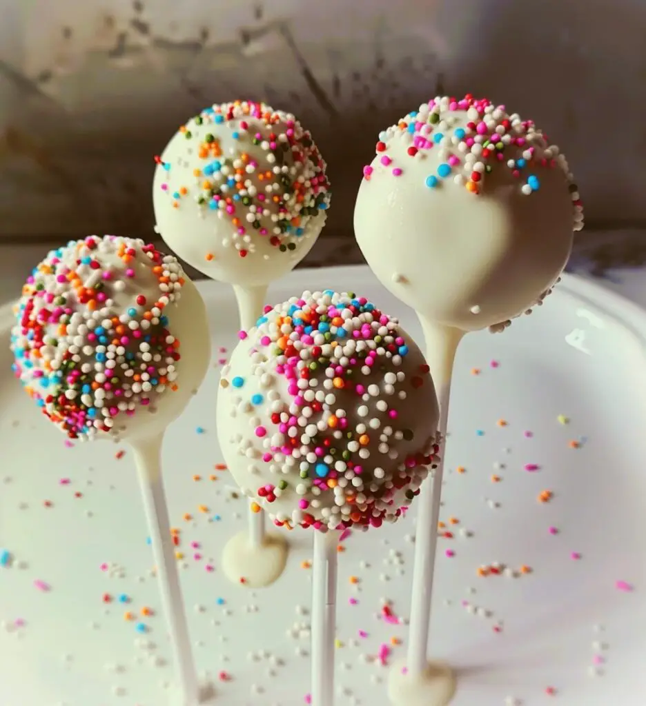 Christmas cake pops