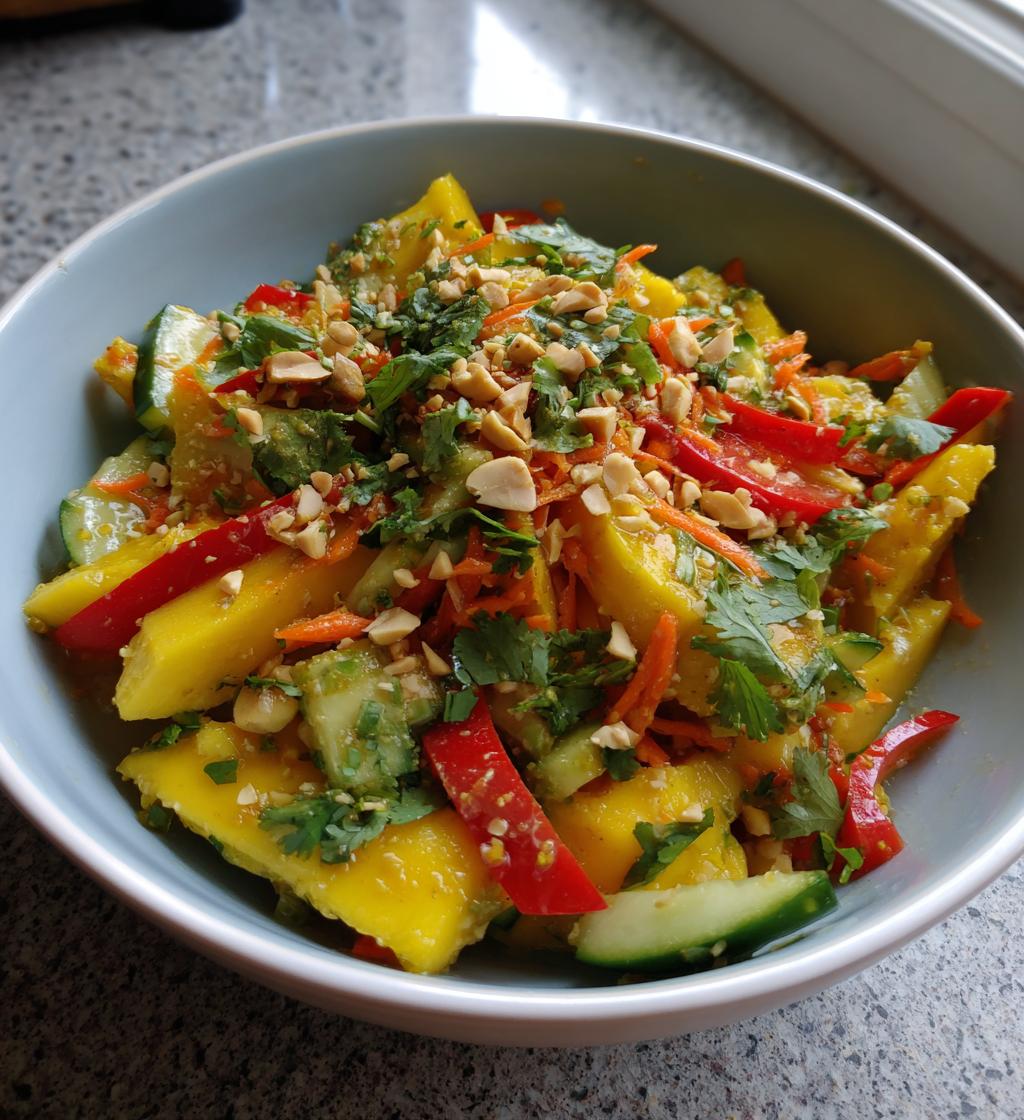 Thai Mango Salad - detail 1